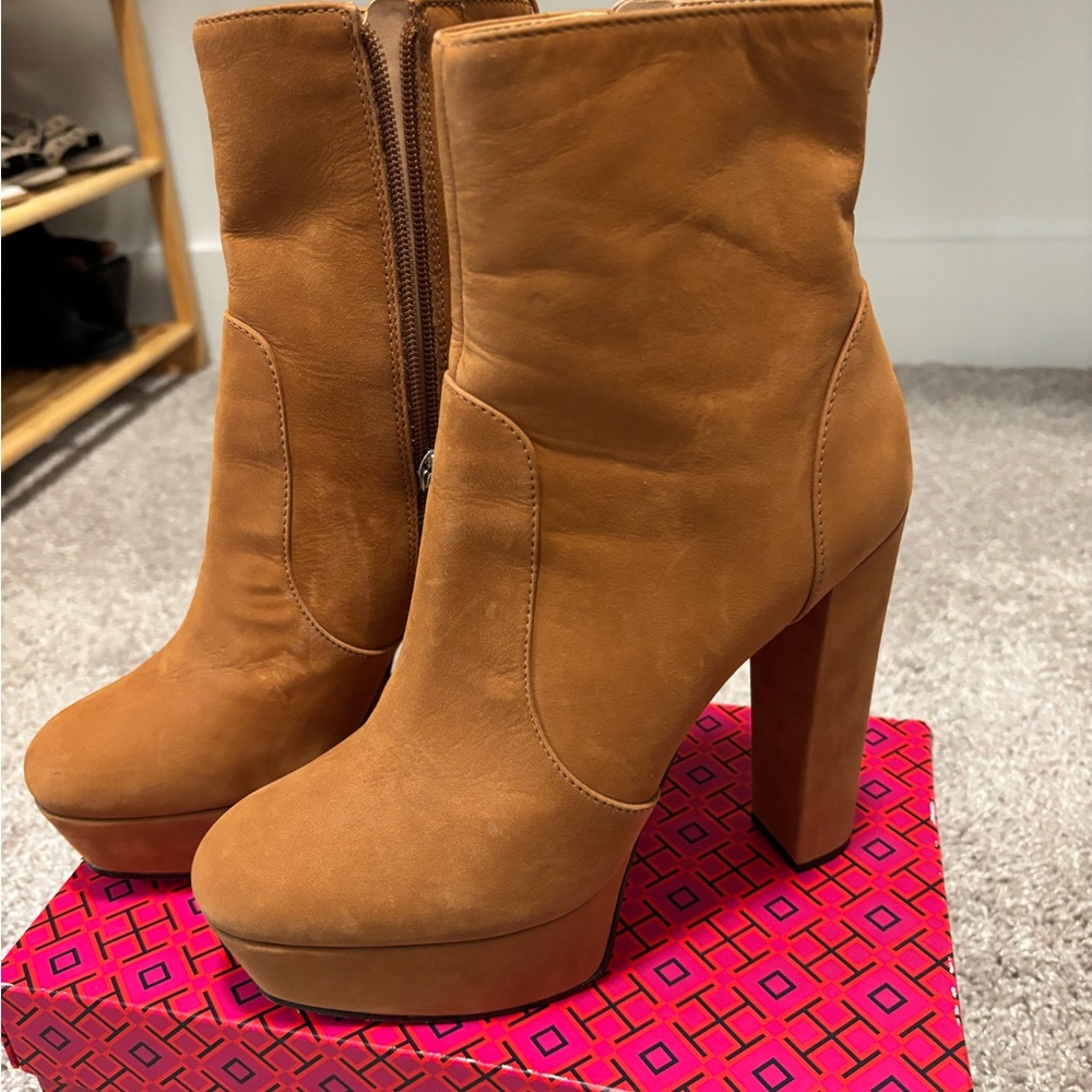 SCHUTZ Brown Heeled Platform Boots